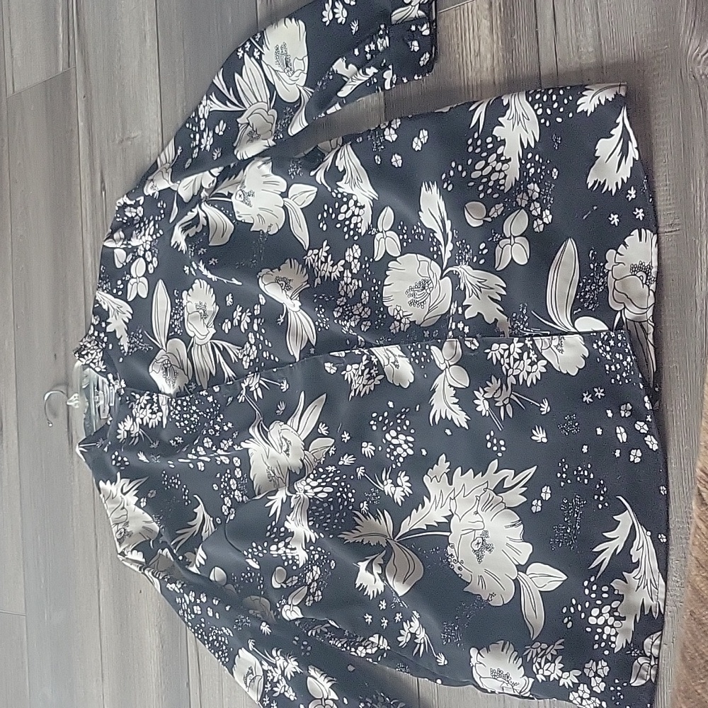 Brylane Woman Size L Silky Black & White Blouse